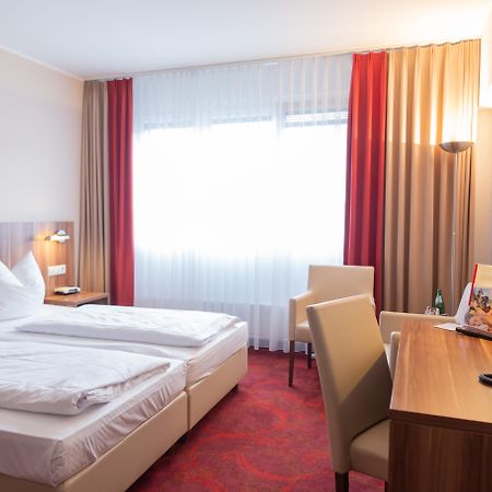 Das Ebertor - Hotel & Hostel บอพพาร์ด ภายนอก รูปภาพ